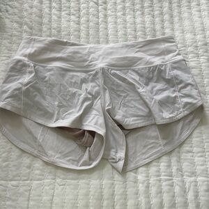 White lululemon speed up short 2.5 inch inseam and size 6